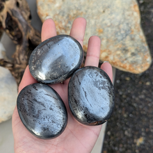 Indlæs billede til gallerivisning Hematit palmstones
