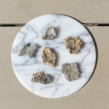 Load image into Gallery viewer, Sort/ hvid calcit