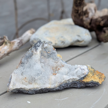 Load image into Gallery viewer, Hvid/ sort calcit med galena