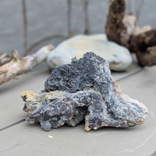 Load image into Gallery viewer, Hvid/ sort calcit med galena