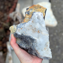 Load image into Gallery viewer, Hvid/ sort calcit med galena