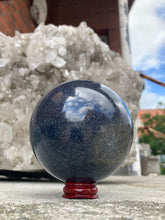 Load image into Gallery viewer, Dumortierit Kvartskugle
