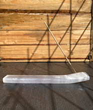 Indlæs billede til gallerivisning Selenit Røgelsesholder