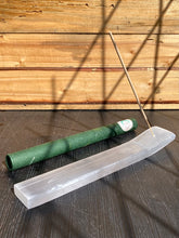 Indlæs billede til gallerivisning Selenit Røgelsesholder