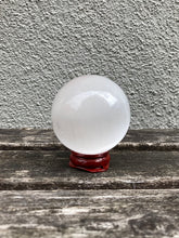 Indlæs billede til gallerivisning Selenit Kugle