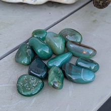 Indlæs billede til gallerivisning Indfarvet grøn agat - 500g