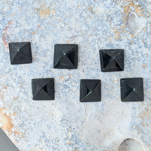 Load image into Gallery viewer, Jade pyramider