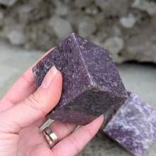 Load image into Gallery viewer, Kube i lepidolit 200-300 gr