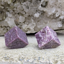 Load image into Gallery viewer, Kube i lepidolit 200-300 gr