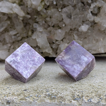 Load image into Gallery viewer, Kube i lepidolit 300-400 gr