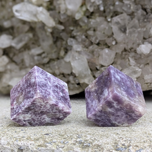 Load image into Gallery viewer, Kube i lepidolit 300-400 gr