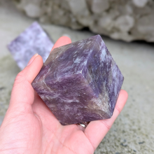 Load image into Gallery viewer, Kube i lepidolit 300-400 gr