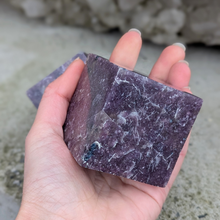 Load image into Gallery viewer, Kube i lepidolit 400-500 gr