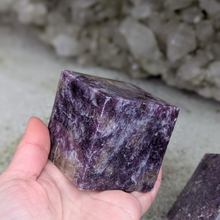 Load image into Gallery viewer, Kube i lepidolit 400-500 gr