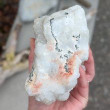 Indlæs billede til gallerivisning Kvarts med træ agat og apophyllit