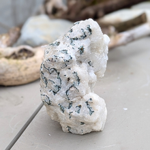 Indlæs billede til gallerivisning Kvarts med træ agat og apophyllit