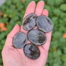 Indlæs billede til gallerivisning Labradorit nussesten