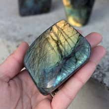 Indlæs billede til gallerivisning Labradorit freeform 200-300gr