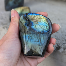 Indlæs billede til gallerivisning Labradorit freeform 200-300gr