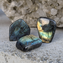 Indlæs billede til gallerivisning Labradorit freeform 200-300gr