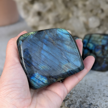 Load image into Gallery viewer, Labradorit freeform 300-400 gr