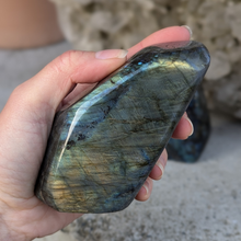 Indlæs billede til gallerivisning Labradorit freeform 400-500 gr