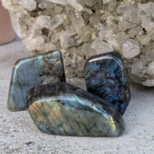 Indlæs billede til gallerivisning Labradorit freeform 400-500 gr