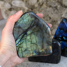 Load image into Gallery viewer, Labradorit freeform 600-700gr