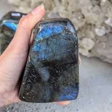 Indlæs billede til gallerivisning Labradorit freeform 700-800gr