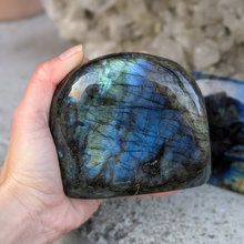 Indlæs billede til gallerivisning Labradorit freeform 900gr-1kg