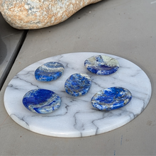 Indlæs billede til gallerivisning Lapis lazuli nusssten