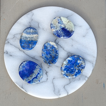Indlæs billede til gallerivisning Lapis lazuli nusssten