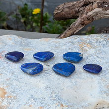 Load image into Gallery viewer, Lapis lazuli hjerter