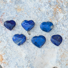 Load image into Gallery viewer, Lapis lazuli hjerter