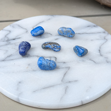 Indlæs billede til gallerivisning Små lapis lazuli lommesten