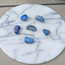 Indlæs billede til gallerivisning Små lapis lazuli lommesten
