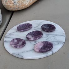 Indlæs billede til gallerivisning Lepidolit nussesten