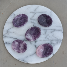 Indlæs billede til gallerivisning Lepidolit nussesten