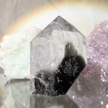 Indlæs billede til gallerivisning Stor lodolit tårn med regnbuer