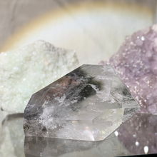 Indlæs billede til gallerivisning Stor lodolit tårn med regnbuer