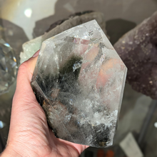 Indlæs billede til gallerivisning Stor lodolit tårn med regnbuer