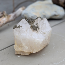 Load image into Gallery viewer, Marcasit på kvarts