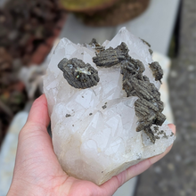 Load image into Gallery viewer, Marcasit på kvarts