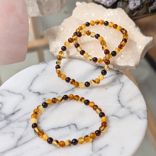Load image into Gallery viewer, Multifarvet rav armbånd med 6 mm perler