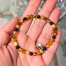 Indlæs billede til gallerivisning Multifarvet chip armbånd i rav