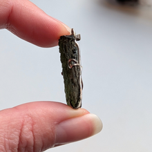 Indlæs billede til gallerivisning Moldavit vedhæng