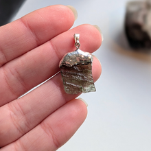 Indlæs billede til gallerivisning Moldavit vedhæng