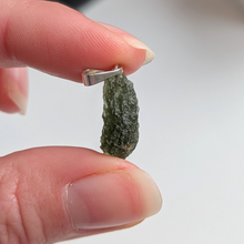 Indlæs billede til gallerivisning Moldavit vedhæng