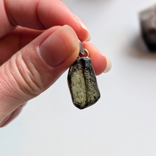 Indlæs billede til gallerivisning Moldavit vedhæng