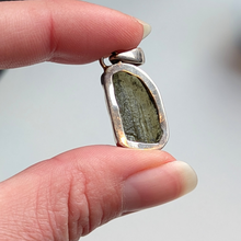 Indlæs billede til gallerivisning Moldavit vedhæng